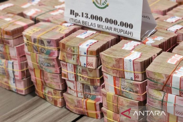 kejaksaan-tinggi-jawa-tengah-menyita-uang-tunai-senilai-rp13-tkyo.jpg