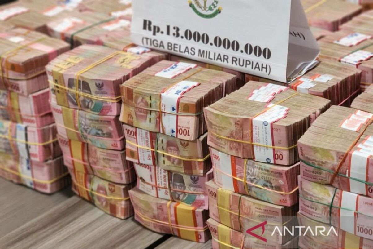 kejaksaan-tinggi-jawa-tengah-menyita-uang-tunai-senilai-rp13-tkyo.jpg