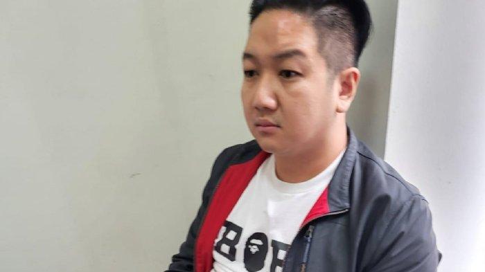 tersangka-kasus-korupsi-fasilitas-kredit-bank-jawa-barat-banten-bjb-agus-hartono.jpg
